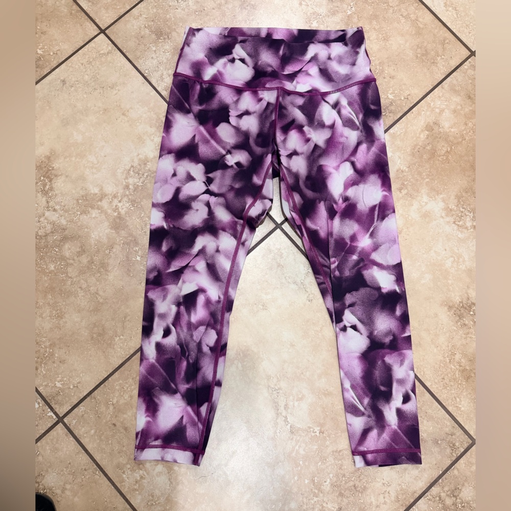Lululemon Athletica Purple Patterned crop Leggings size 10